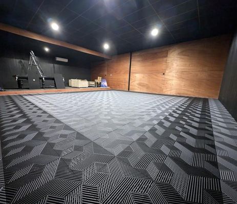 Chapa de garagem de bloqueio resistente a produtos químicos 40x40 Painéis de piso de garagem de bloqueio