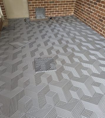 Piso de garagem modular antienvelhecimento com revestimento de poliuretano